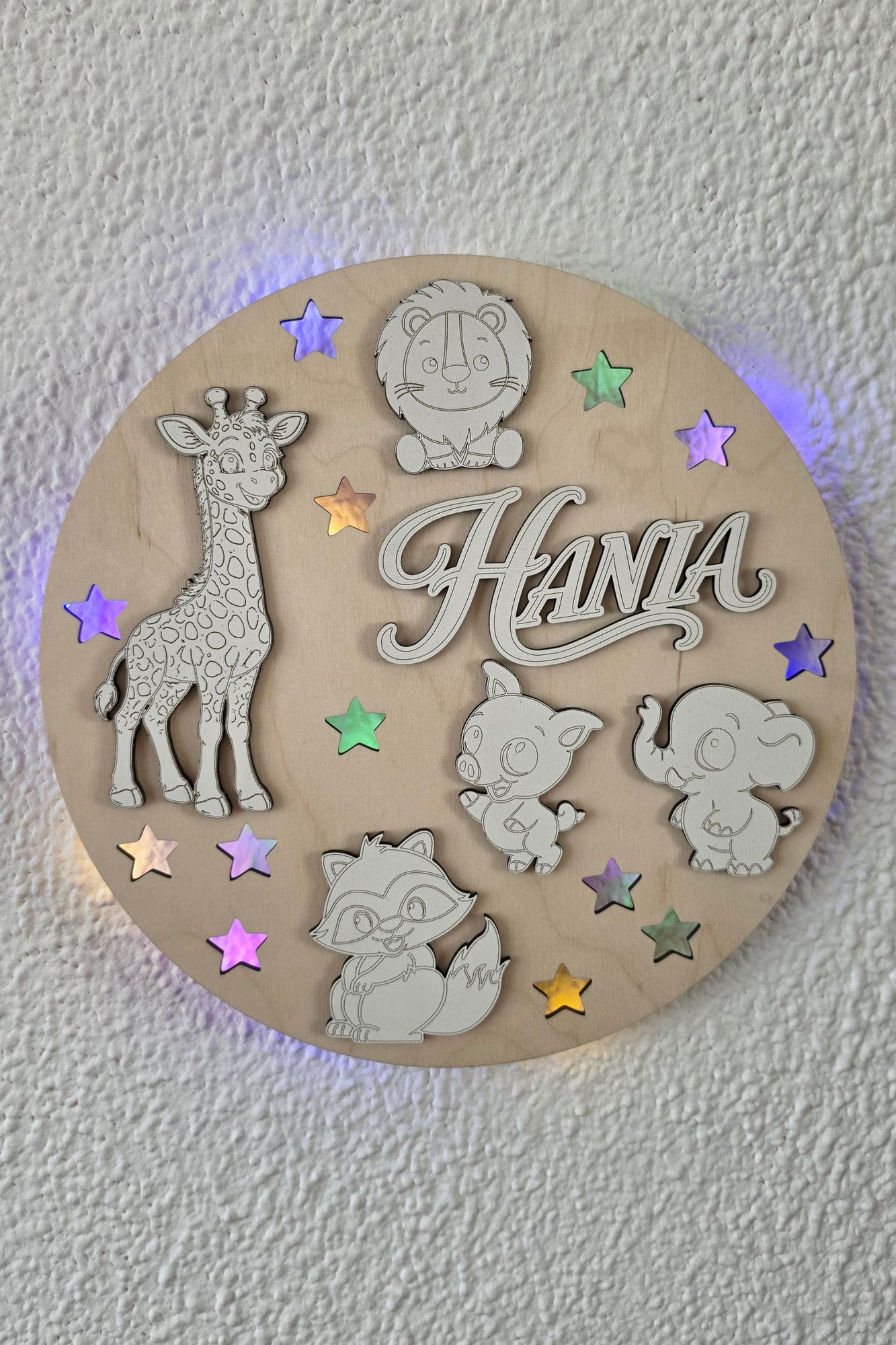 Rond naambord ‘Hania’ met giraf, leeuw, olifant en sterren, met ledverlichting
