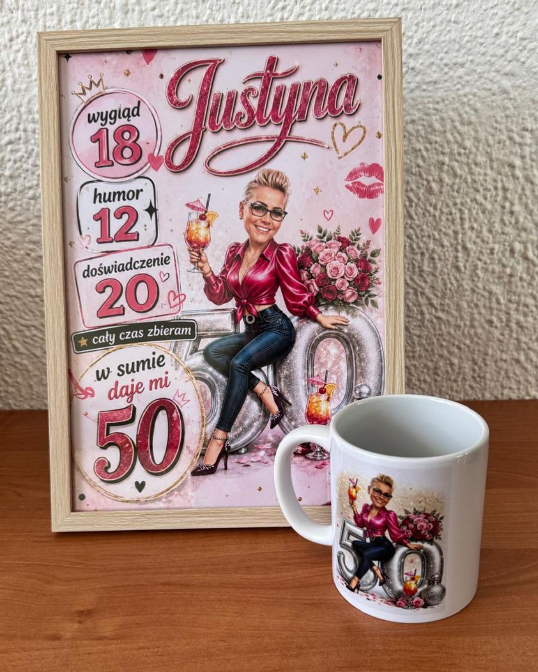 Verjaardagsposter met karikatuur voor een 50e verjaardag, met bijpassende mok