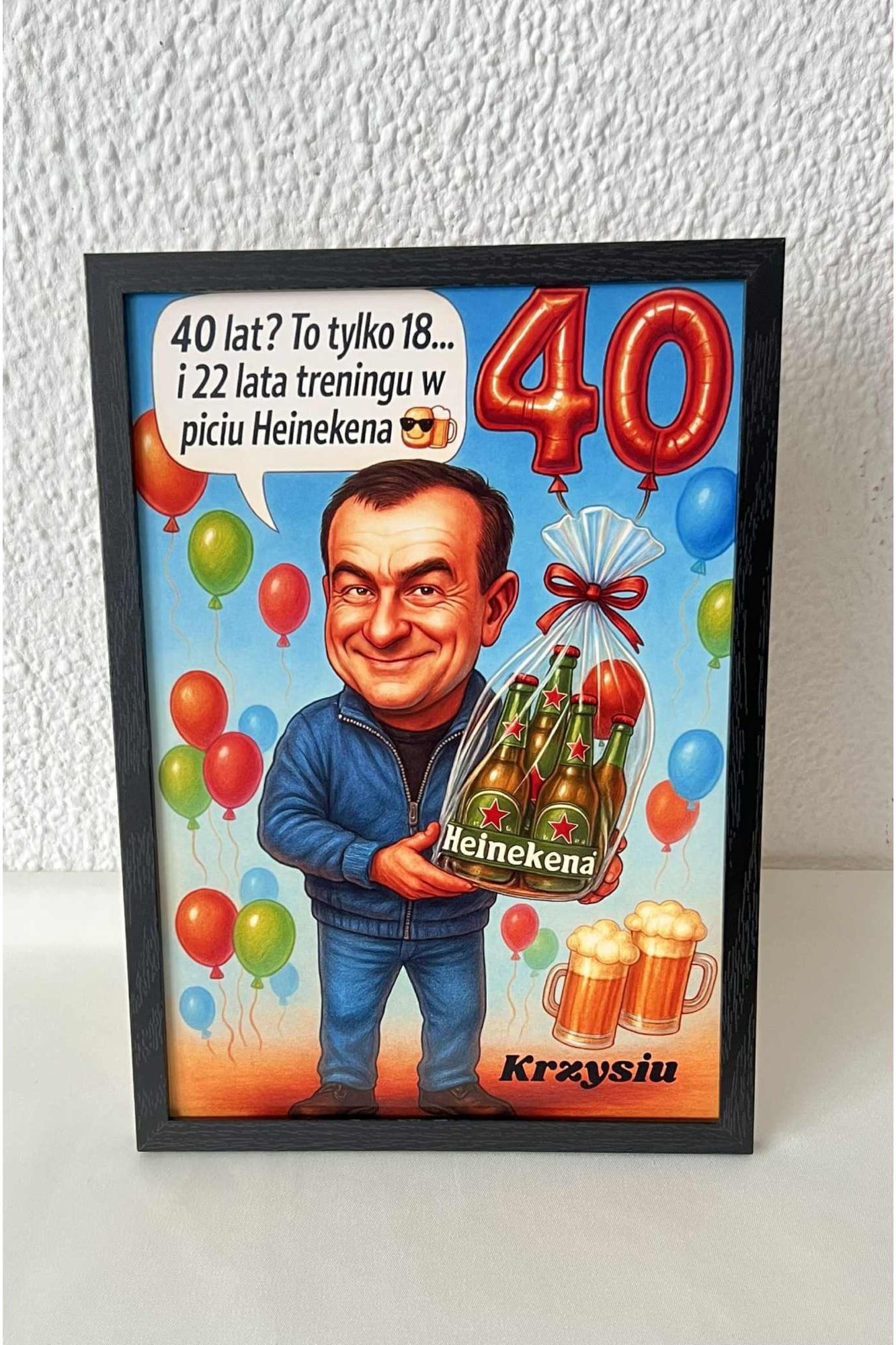 Humoristische verjaardagsposter met karikatuur en ballonnen